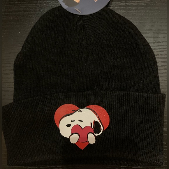 Peanuts Snoopy Heart Hat - Picture 1 of 1